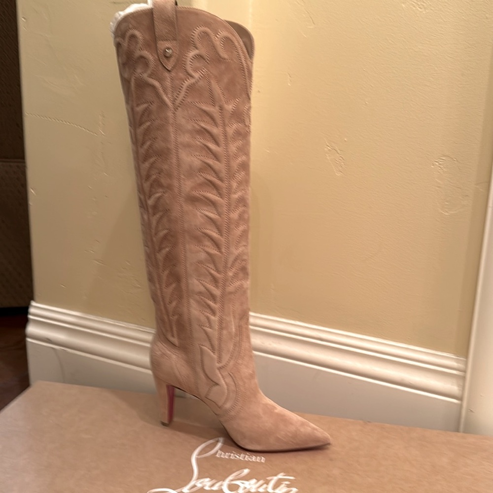NWT Christian Louboutin nude suede boots - Picture 2 of 3